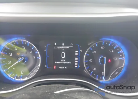 2020 Chrysler Pacifica Touring z USA, uszkodzony, nr VIN 2C4RC1FG1LR223747